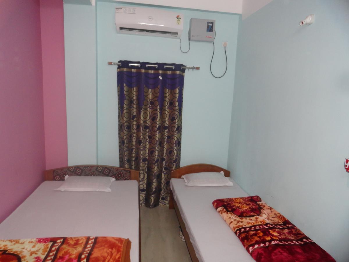 Hotel Kaustav Tezpur Экстерьер фото